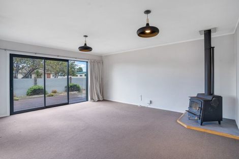 Photo of property in 19 Queen Street, Winton, 9720
