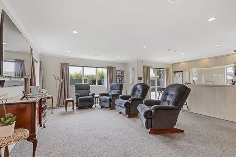 Photo of property in 55 Oakwood Drive, Rangiora, 7400