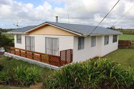 Photo of property in 203 Corbett Road, Paraite, New Plymouth, 4373