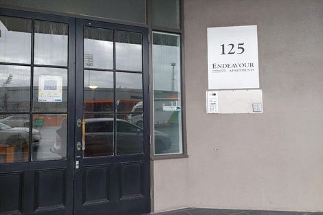 Photo of property in Endeavour Apartments, 24/125u Thorndon Quay, Pipitea, Wellington, 6011