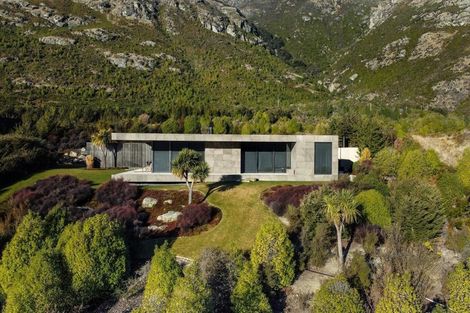 Photo of property in 32 Vista Terrace, Wye Creek, Queenstown, 9371