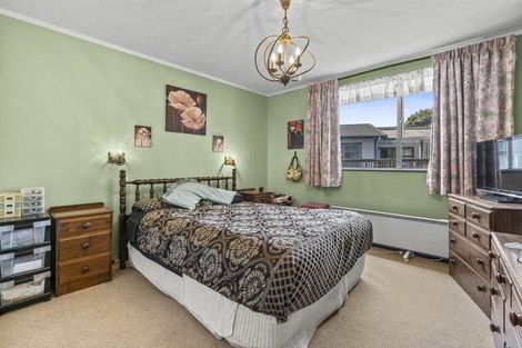 Photo of property in 27 Solander Place, Whitby, Porirua, 5024