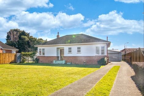 Photo of property in 129 Savage Crescent, West End, Palmerston North, 4412