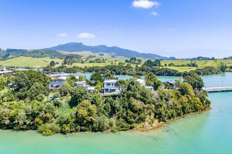 Photo of property in 6 Mara Kai Lane, Raglan, 3225
