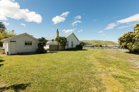 Photo of property in 8 Shoal Beach Road, Aramoana, Omakere, 4271