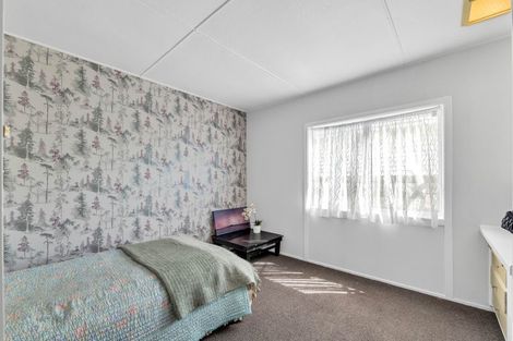 Photo of property in 2 Bone Crescent, Hawera, 4610