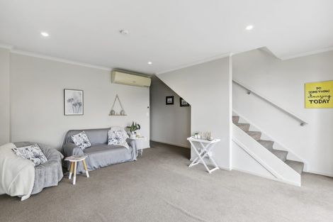 Photo of property in Onslow Heights, 17e Onslow Road, Khandallah, Wellington, 6035