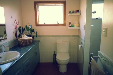 Photo of property in 10 Rimu Road, Mangere Bridge, Auckland, 2022