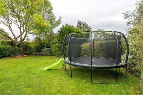 Photo of property in 87 Timaru Road, Waimate, 7924