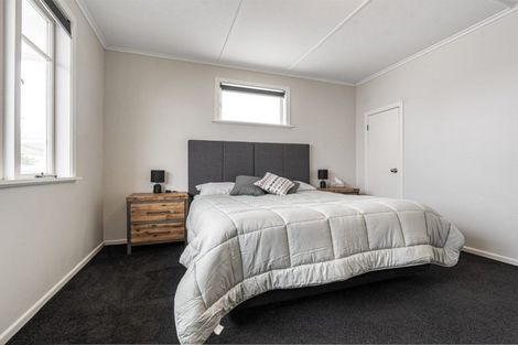 Photo of property in 22 Roberts Road, Te Atatu South, Auckland, 0610