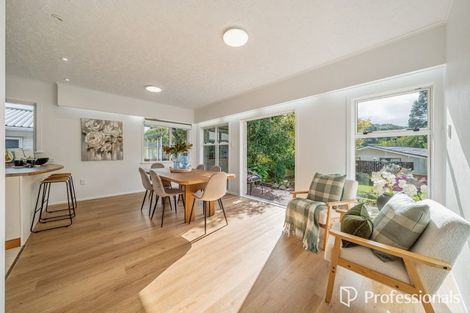 Photo of property in 19 Holly Grove, Maungaraki, Lower Hutt, 5010
