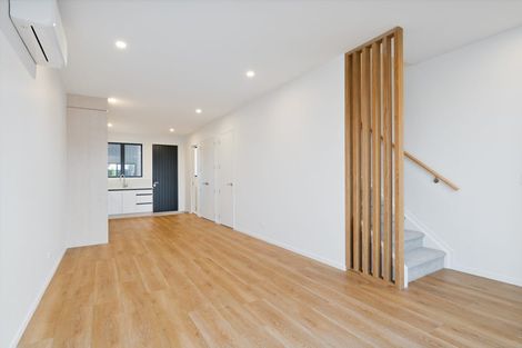 Photo of property in 27a Dawnhaven Drive, Te Atatu Peninsula, Auckland, 0610