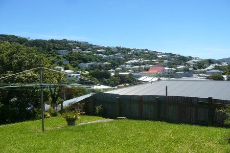 Photo of property in 37 Mckinley Crescent, Brooklyn, Wellington, 6021