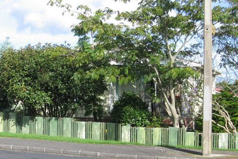 Photo of property in 33 Wharf Road, Te Atatu Peninsula, Auckland, 0610