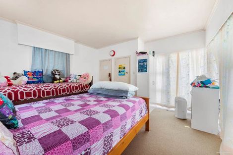 Photo of property in 12 Mason Street, New Lynn, Auckland, 0600
