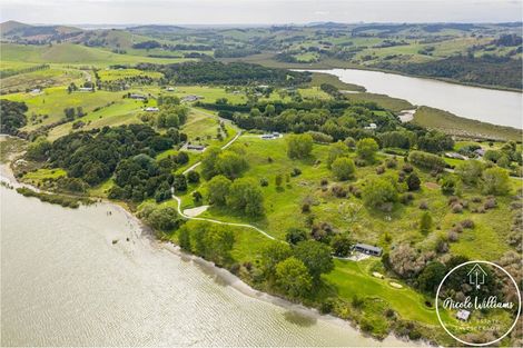 Photo of property in 275 Metcalfe Road, Matakohe, 0593