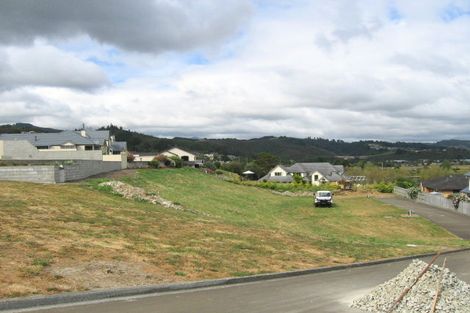 Photo of property in 5 Bernadette Street, Brown Owl, Upper Hutt, 5018