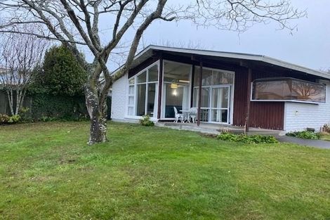 Photo of property in 25 Rosedale Place, Avonhead, Christchurch, 8042