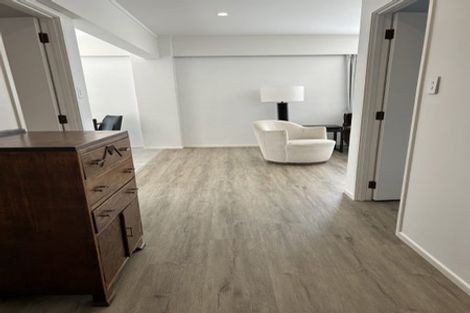Photo of property in 72 Lynwood Road, New Lynn, Auckland, 0600