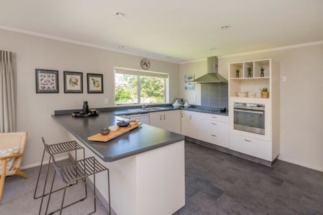 Photo of property in 9 Papawai Grove, Waikanae, 5036