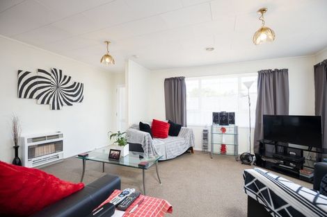 Photo of property in 2 Waterloo Place, Westown, New Plymouth, 4310