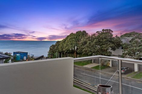 Photo of property in 22 Tiri Road, Milford, Auckland, 0620