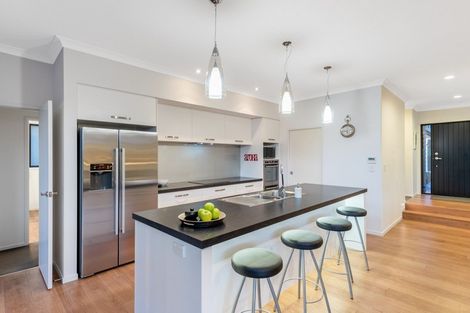 Photo of property in 122 Oteki Park Drive, Welcome Bay, Tauranga, 3112