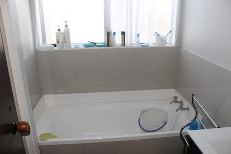 Photo of property in 49 Everglade Drive, Goodwood Heights, Auckland, 2105
