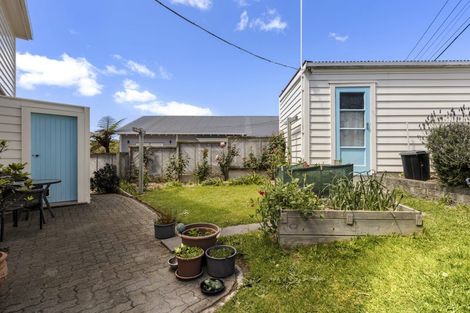Photo of property in 31 Queens Drive, Kilbirnie, Wellington, 6022
