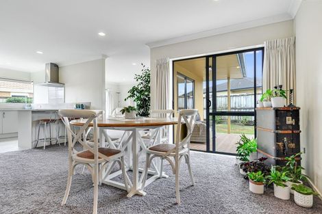 Photo of property in 38 Callum Brae Drive, Rototuna, Hamilton, 3210