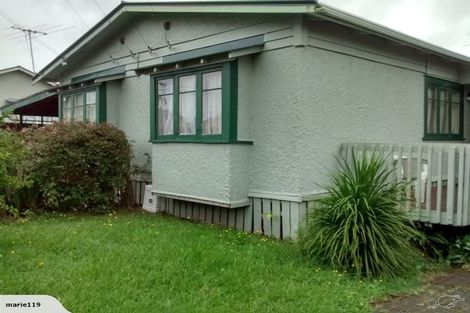Photo of property in 1/12 Hinekohu Street, New Lynn, Auckland, 0600