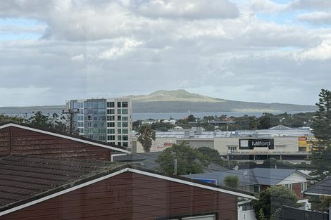 Photo of property in 1/26 East Coast Road, Milford, Auckland, 0620