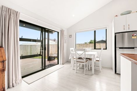 Photo of property in 1 Colenso Place, Otaki Beach, Otaki, 5512