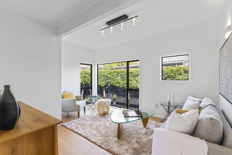 Photo of property in 2/9 Folkestone Street, Murrays Bay, Auckland, 0630