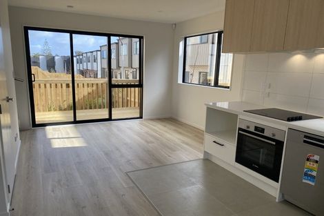 Photo of property in 35a Matipo Road, Te Atatu Peninsula, Auckland, 0610