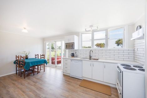 Photo of property in 88 Avenue Road, Foxton, 4814