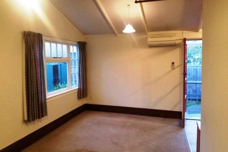 Photo of property in 90 Geraldine Street, Edgeware, Christchurch, 8013