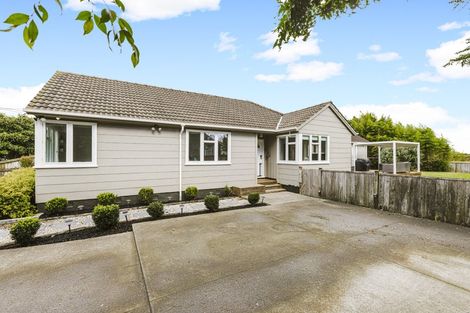 Photo of property in 12 Village Way, Ardmore, Papakura, 2582
