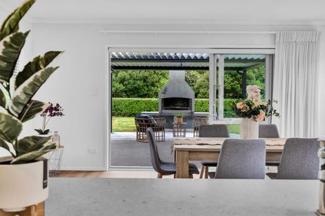 Photo of property in 13 Birdie Lane, Waiwhakaiho, New Plymouth, 4312