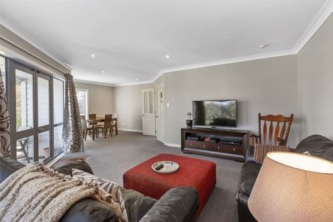 Photo of property in 40 Joseph Banks Drive, Whitby, Porirua, 5024