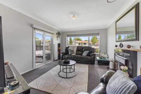 Photo of property in 19 Freyberg Street, Levin, 5510
