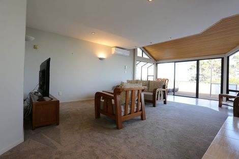 Photo of property in 74 Ardern Avenue, Stanmore Bay, Whangaparaoa, 0932