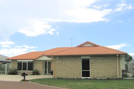 Photo of property in 9 Evergreen Glade, Papamoa Beach, Papamoa, 3118