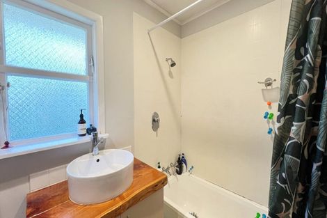 Photo of property in 63 Kervil Avenue, Te Atatu Peninsula, Auckland, 0610