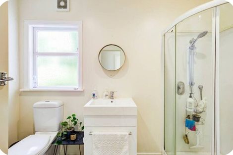 Photo of property in 24 Upton Terrace, Thorndon, Wellington, 6011