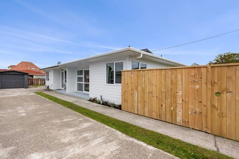Photo of property in 52d Whites Line West, Woburn, Lower Hutt, 5010