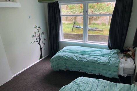 Photo of property in 17 Bedford Street, Northland, Wellington, 6012