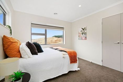 Photo of property in 127 Amesbury Drive, Churton Park, Wellington, 6037