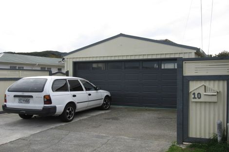 Photo of property in 10 Hunt Street, Wainuiomata, Lower Hutt, 5014