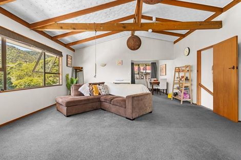 Photo of property in 73 Devon Street, Picton, 7220